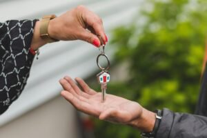 Which Lender Offers Better Customer Support for Mortgage Questions?